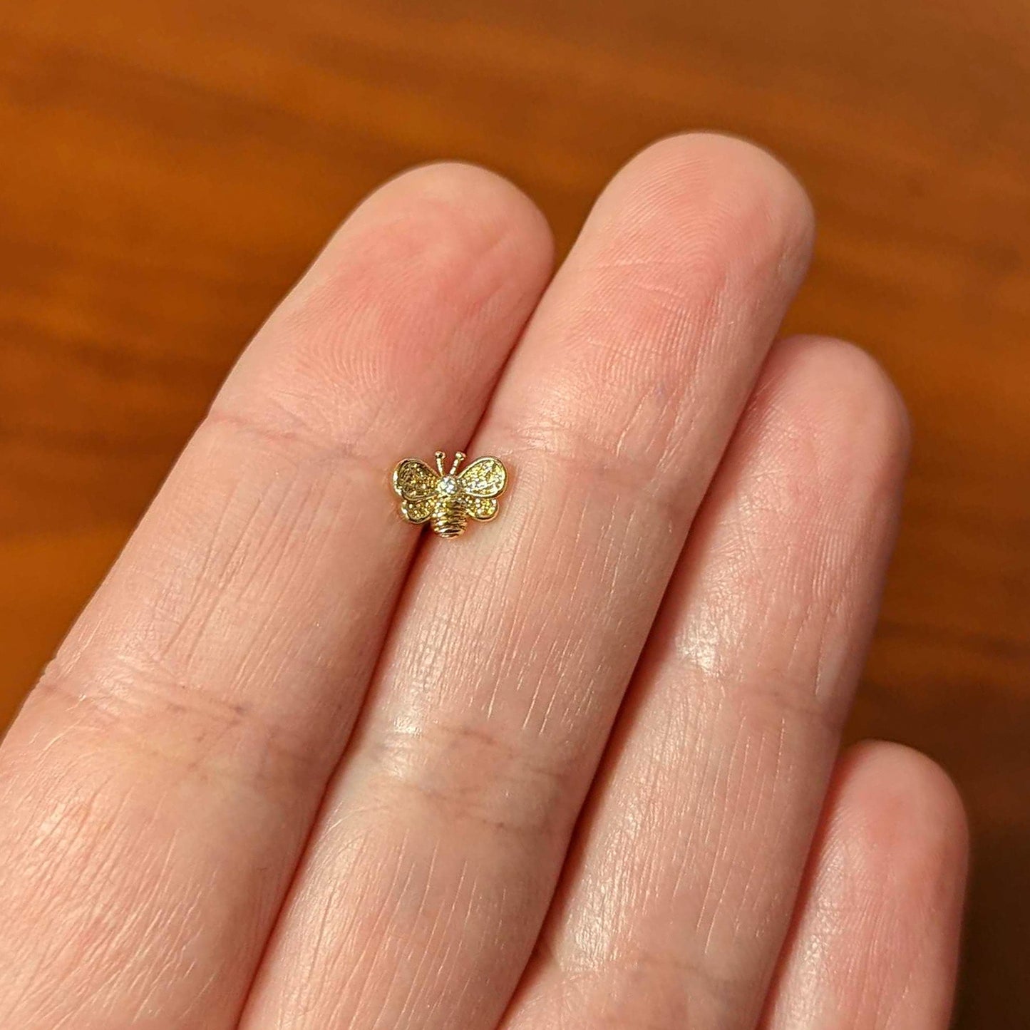 16G 5/16 Clear Gem Gold Tone Beauty Bee Labret Monroe Tragus