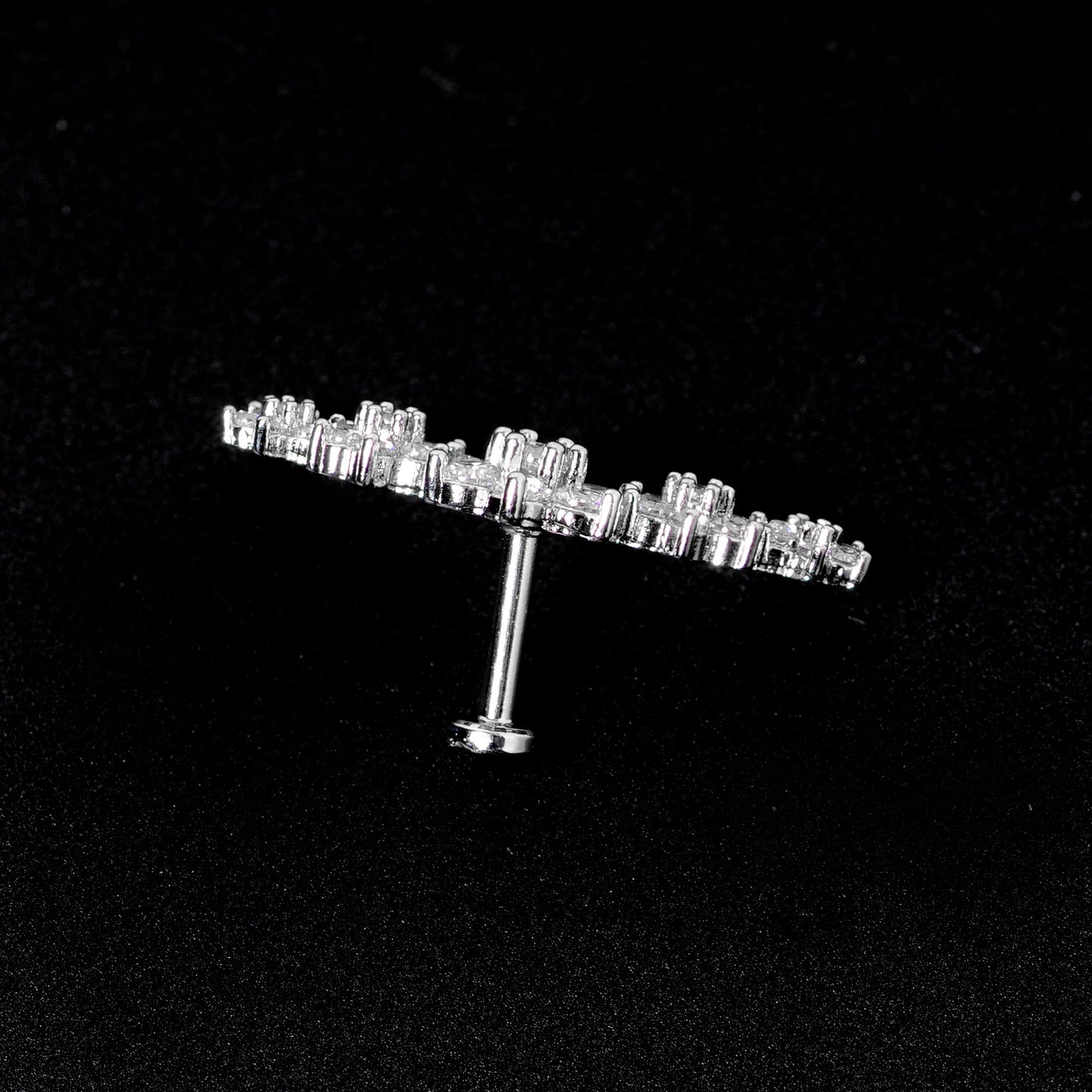 16G 1/4 Clear CZ Gem Floral Internally Threaded Labret