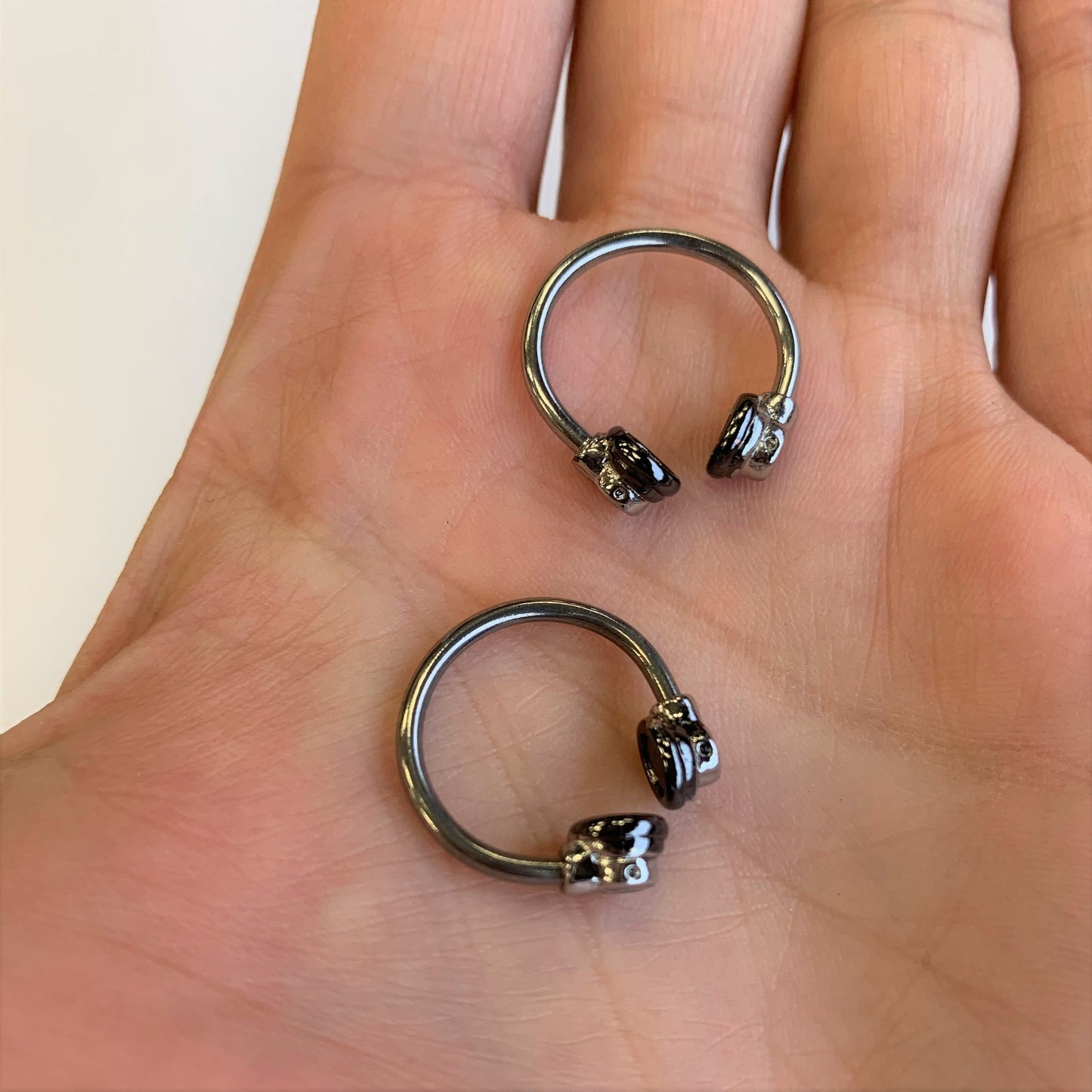 14G 9/16 Black End Headphone Horseshoe Nipple Ring Set