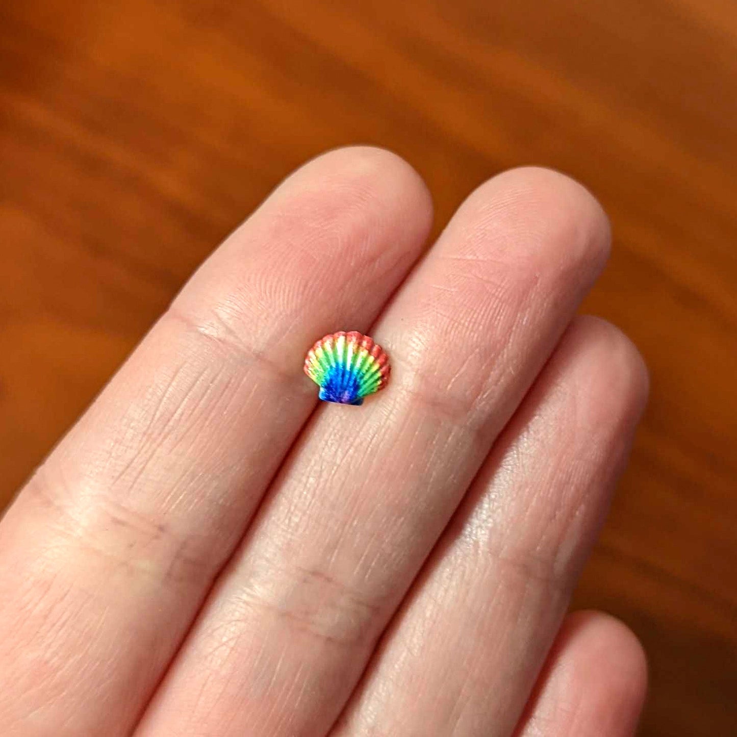 16G 5/16 Gold Tone Rainbow Scallop Shell Labret Monroe Tragus