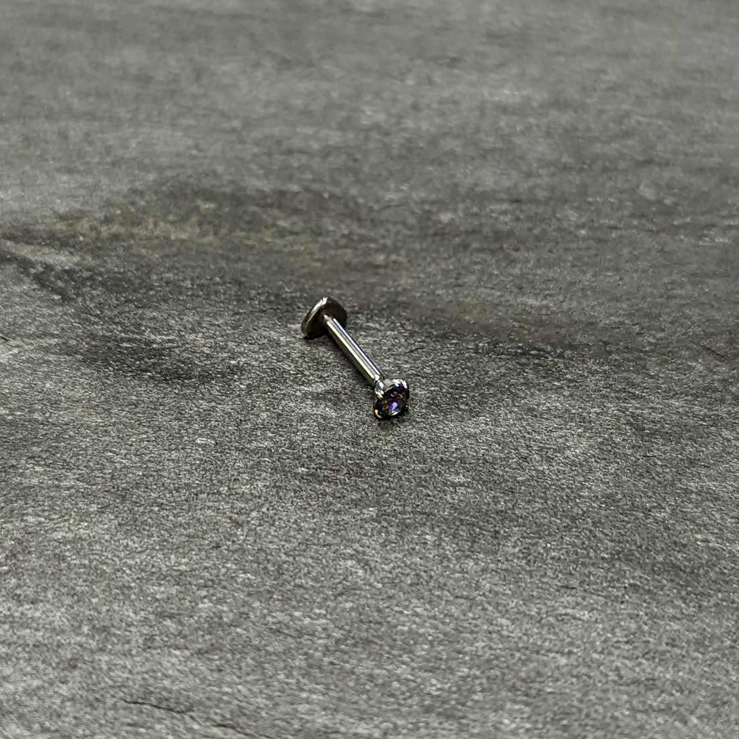 16G 5/16 Vitrail CZ ASTM F-136 Implant Grade Titanium Threadless Heart End Labret