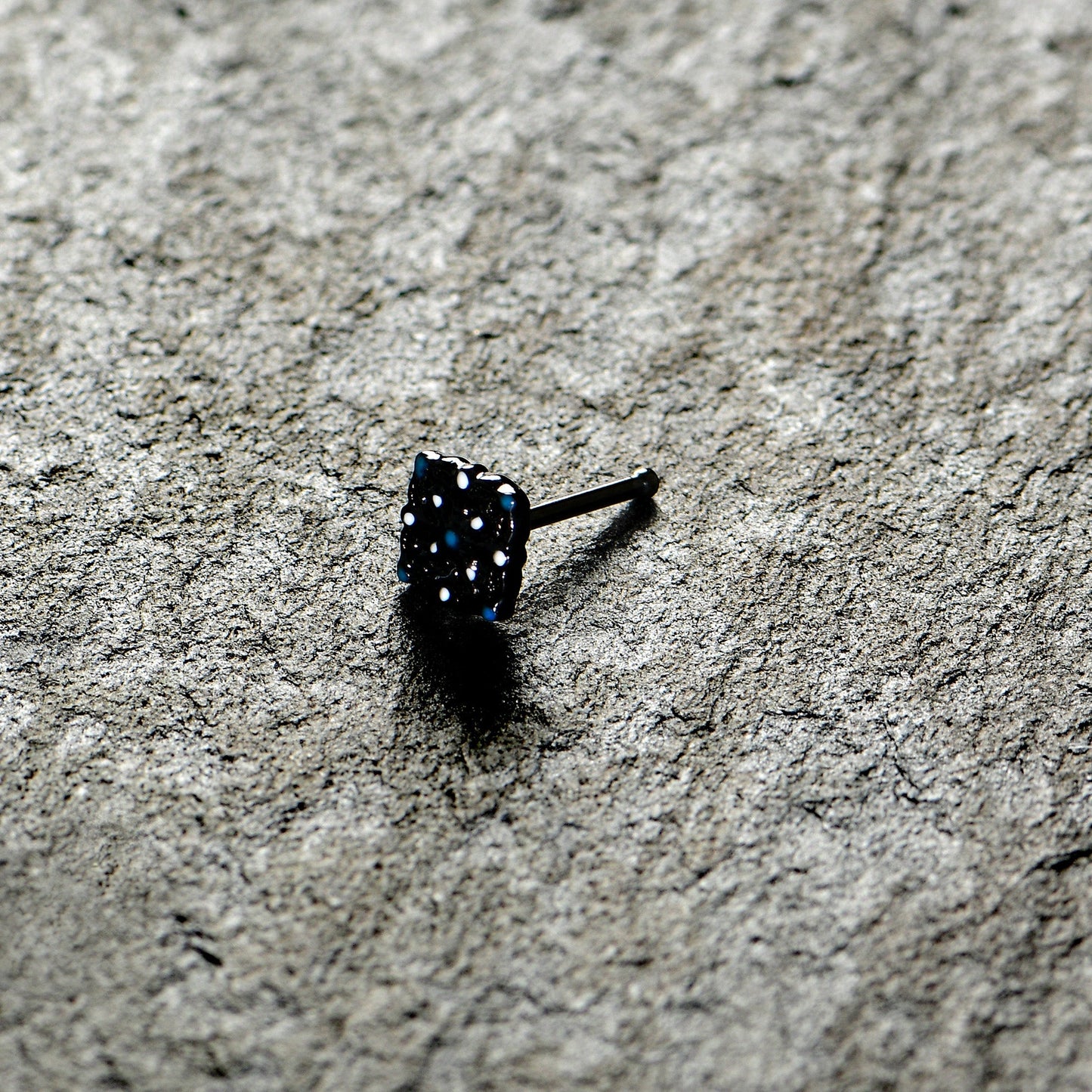 20G 1/4 Black Lacy Rhombus Nose Bone