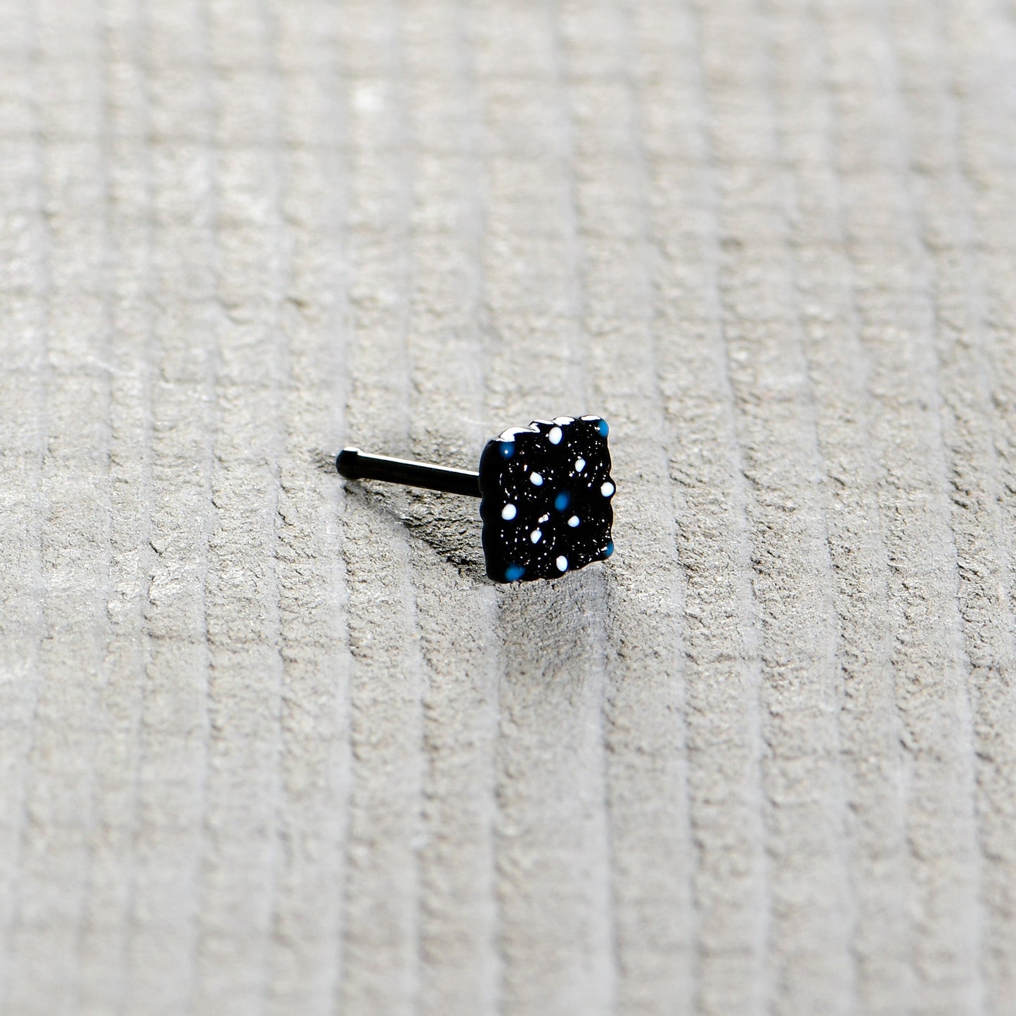 20G 1/4 Black Lacy Rhombus Nose Bone