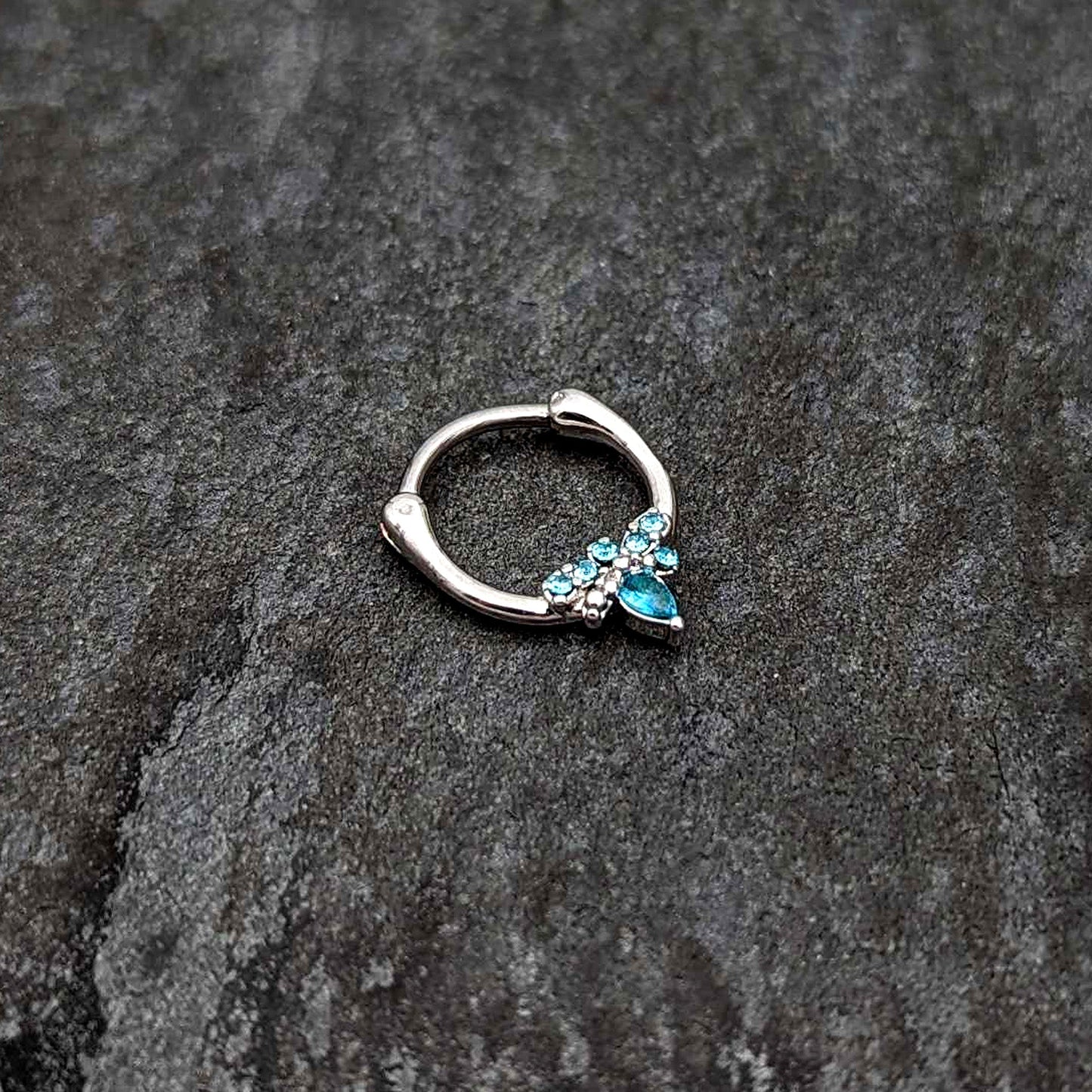 16G 5/16 Blue Gem Bee Glamour Cartilage Clicker