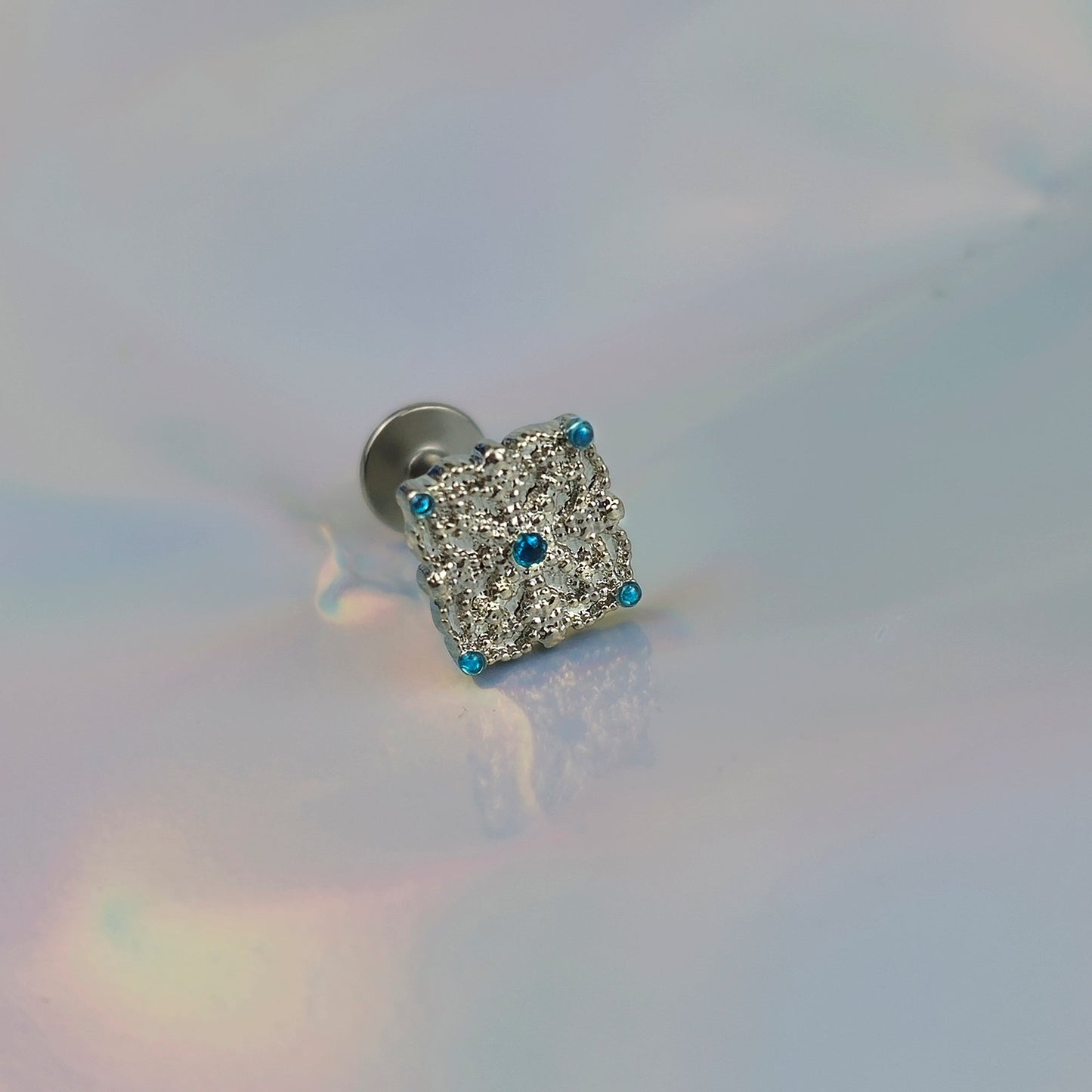 16G 1/4 Lacy Rhombus Blue Cartilage Labret