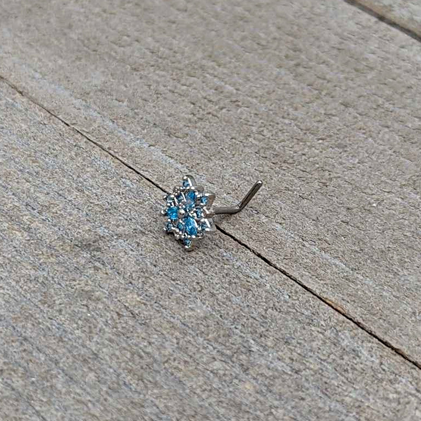 20G 7mm Blue CZ Gem Snowflake Blues L Shape Nose Ring